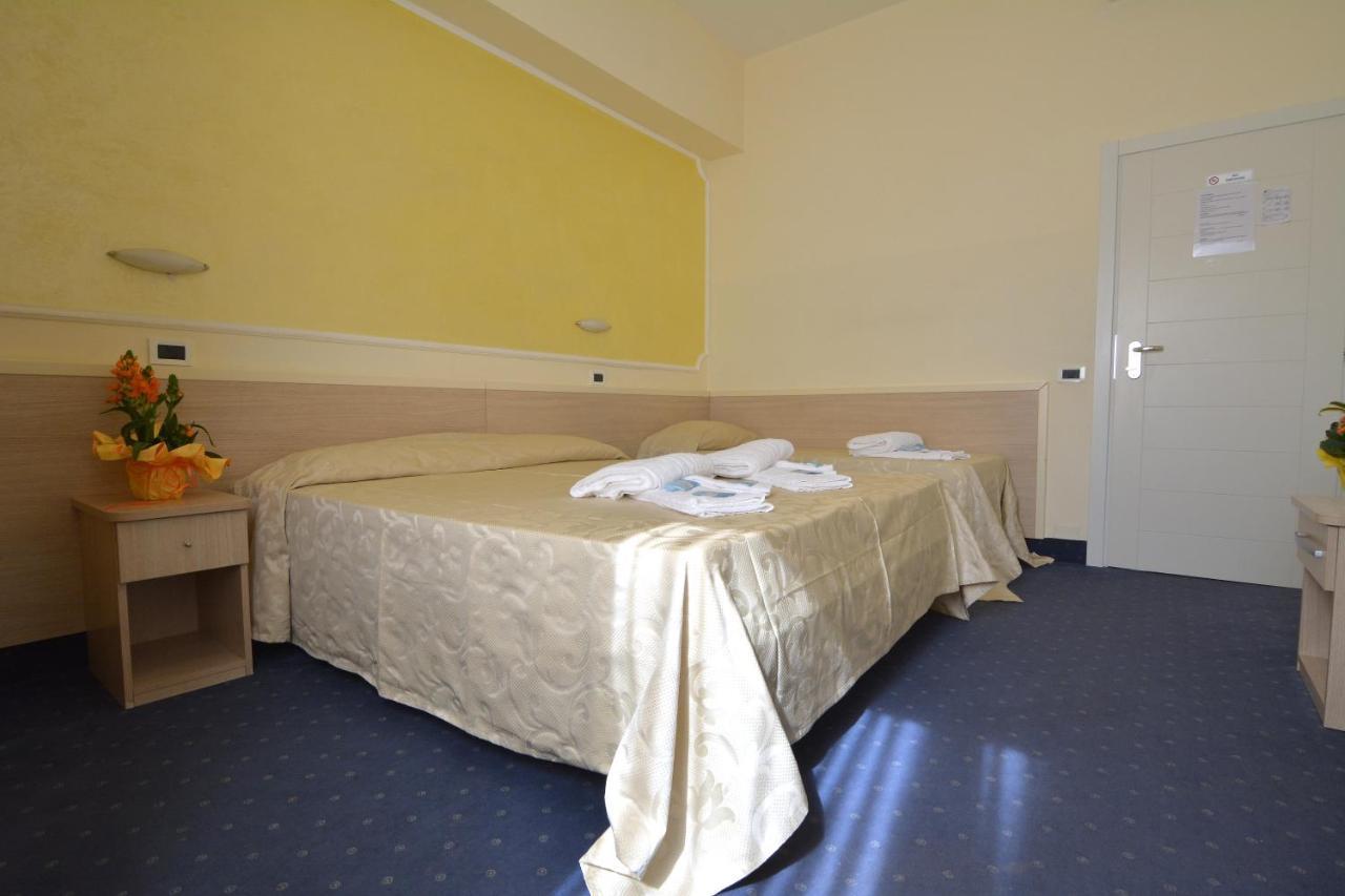 Hotel Orly Cesenatico Ngoại thất bức ảnh